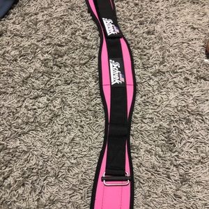 Weightlifting belt